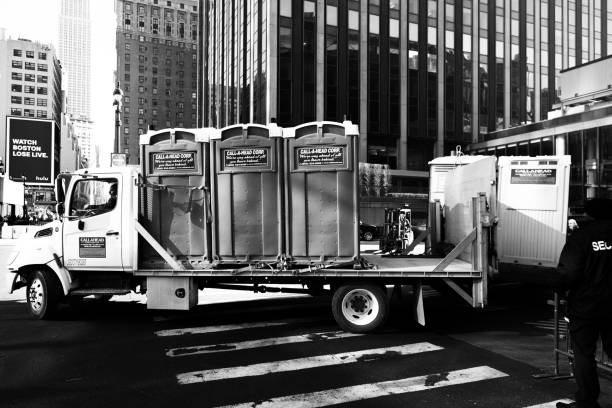 Best Luxury portable toilet rental  in Manistee, MI